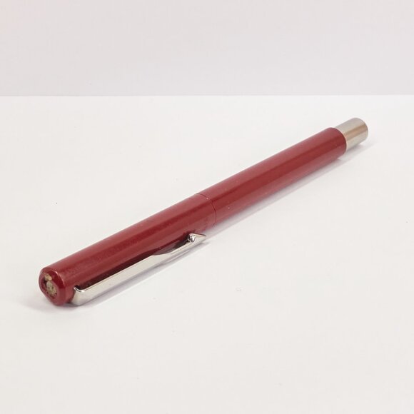 Parker Vector Fountain Pen / Red Barrel / Made in USA / Fine Nib - Picture 3 of 12